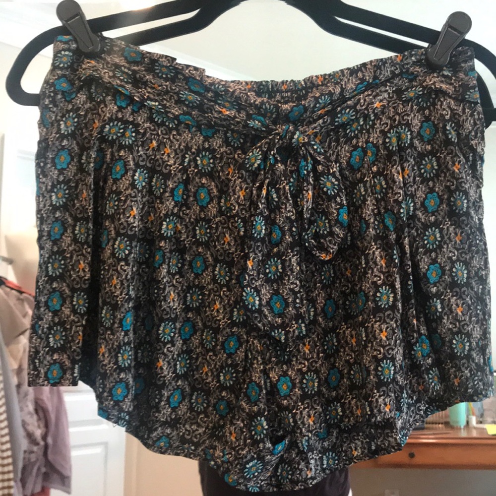 Black/green floral print shorts